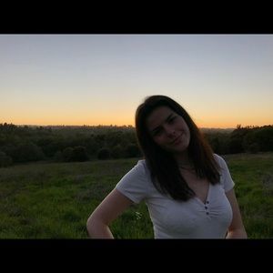 Meet your Posher, Olivia